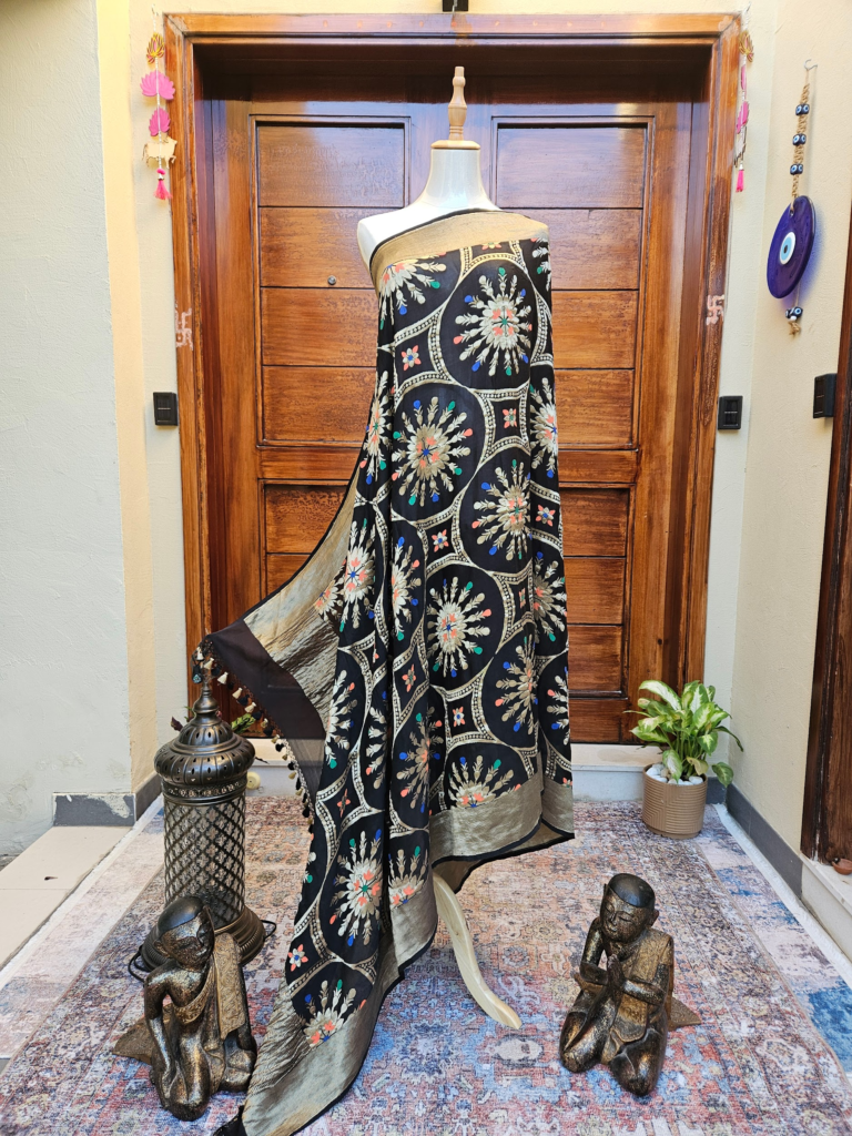 khaddi/ georgette kadhua dupatta multi colored thread pattern