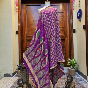 Bandhani dupatta with Peacock motifs
