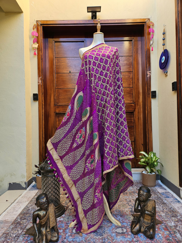 Bandhani dupatta with Peacock motifs