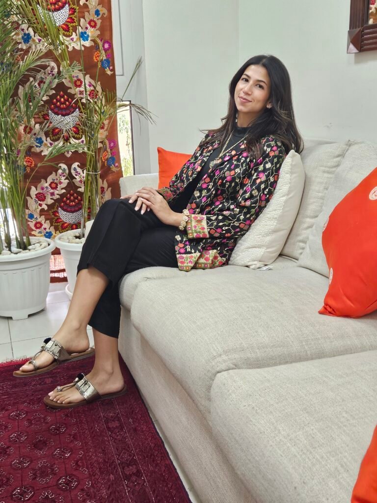 Katan silk jacket, adorned with black trouser